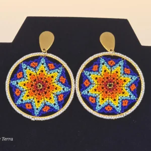 Aretes chakiras multicolor con diseño estelar